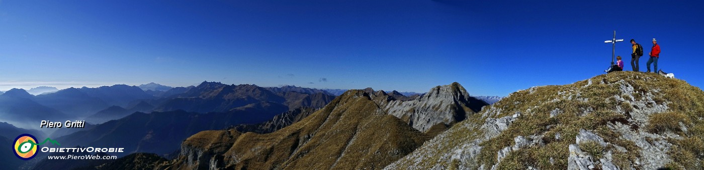 69 Dalla vetta del Monte Secco panorama a sud.jpg